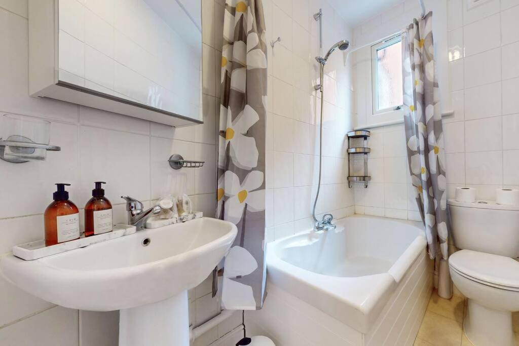 Spacious 2Bd Apartment Cricklewood Лондон Екстер'єр фото